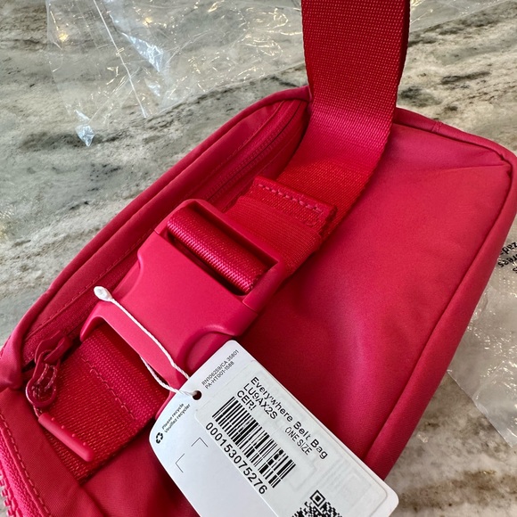 Lululemon Everywhere Belt Bag 1L Cherry Mist NWT - Picture 6 of 10